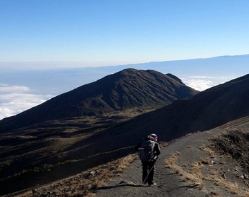 Meru hiking